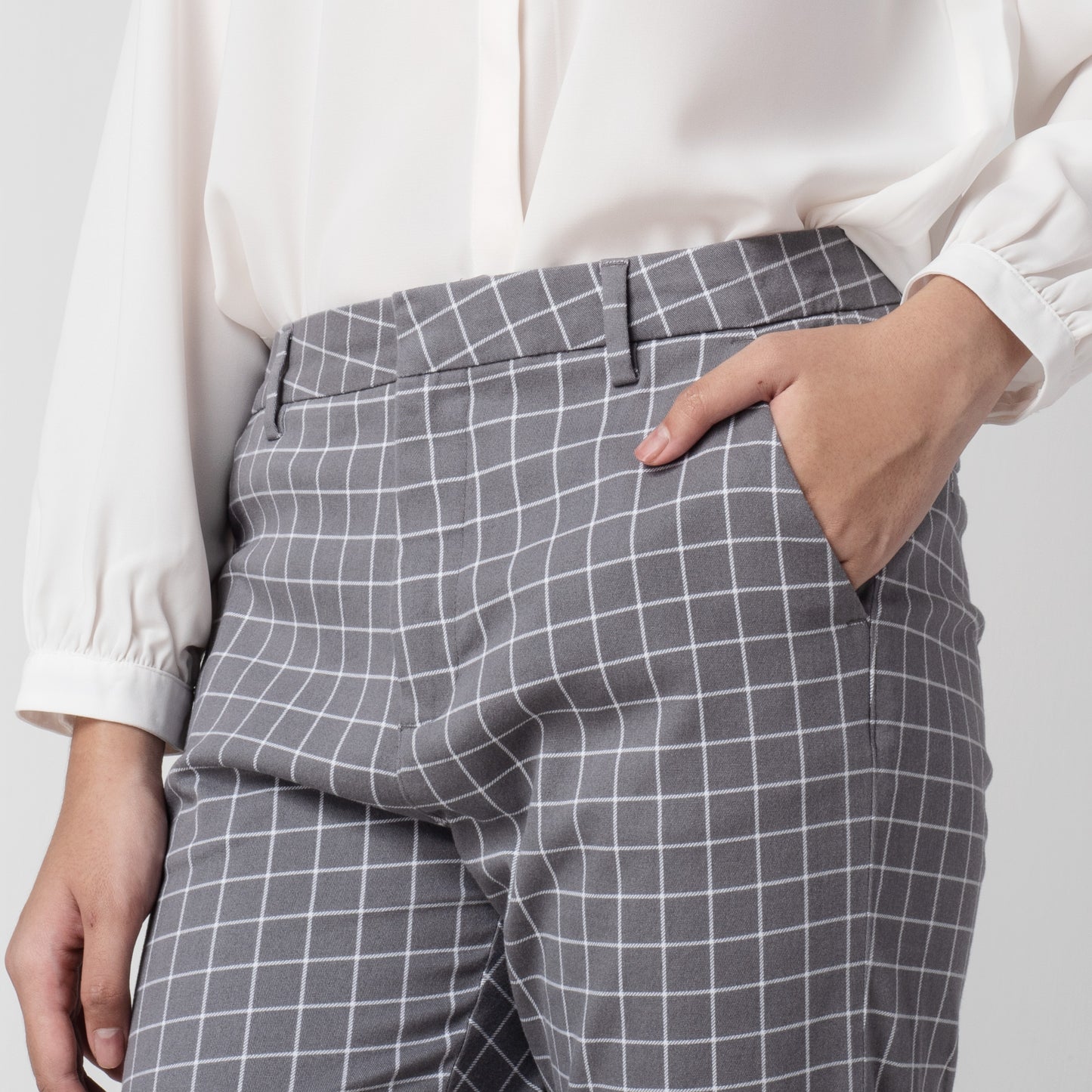 Celana Tartan Wanita "Narae" Plaid Pants Kotak Kotak Grey 260-32682