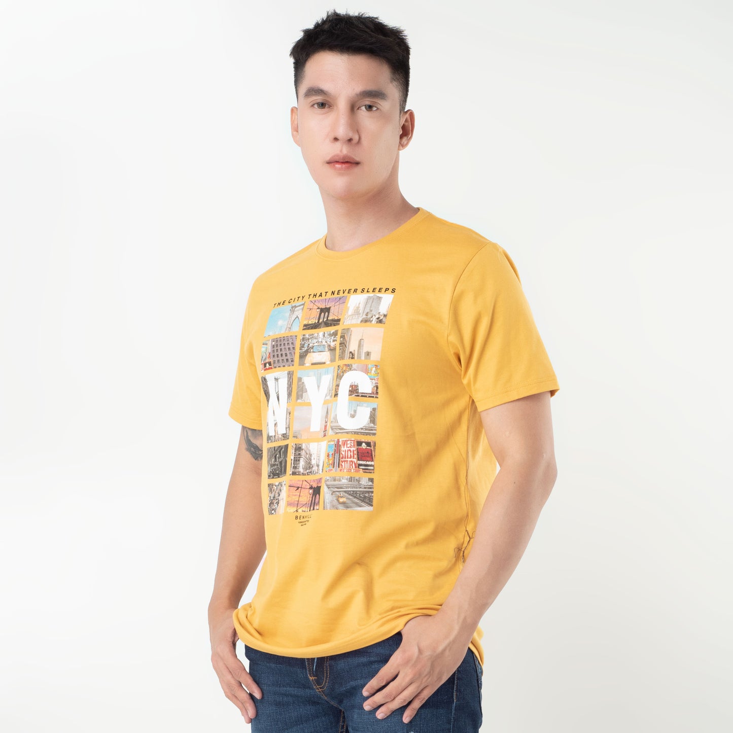 Benhill Kaos Grafis Katun 30s Combed Lengan Pendek Mustard 323-35968