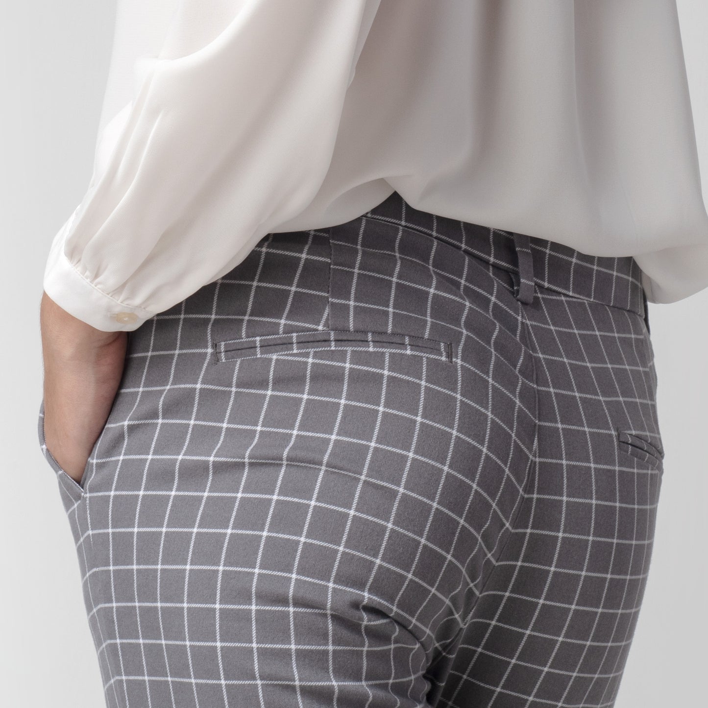 Celana Tartan Wanita "Narae" Plaid Pants Kotak Kotak Grey 260-32682