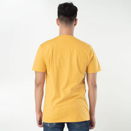 Benhill Kaos Grafis Katun 30s Combed Lengan Pendek Mustard 323-35968